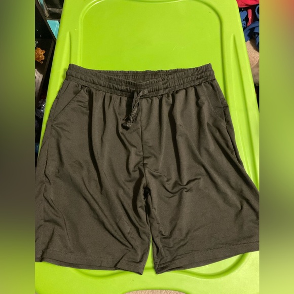 Bundle of 4 Real Essentials shorts - Picture 4 of 8